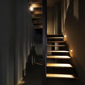 2* Hotel 498